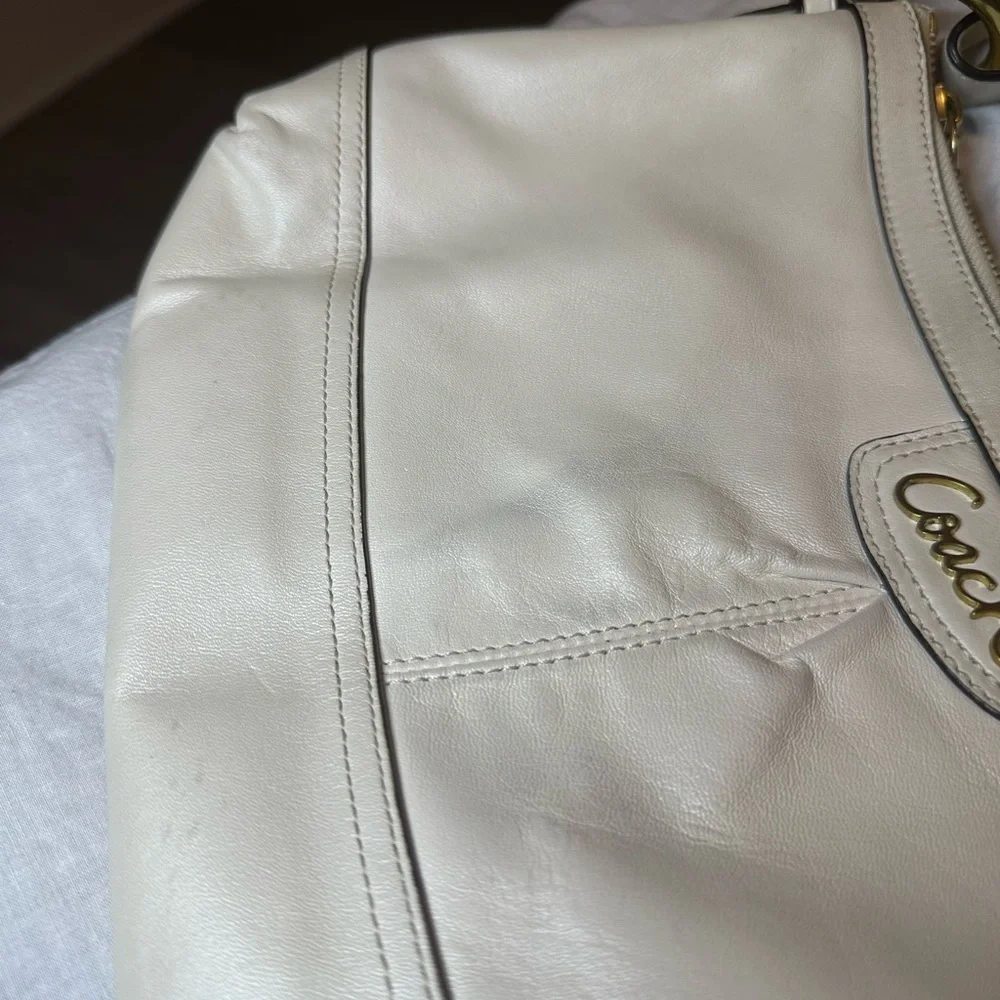 Coach Cream Leather Shoulder Bag with Gold Accents - Picture 8 of 8